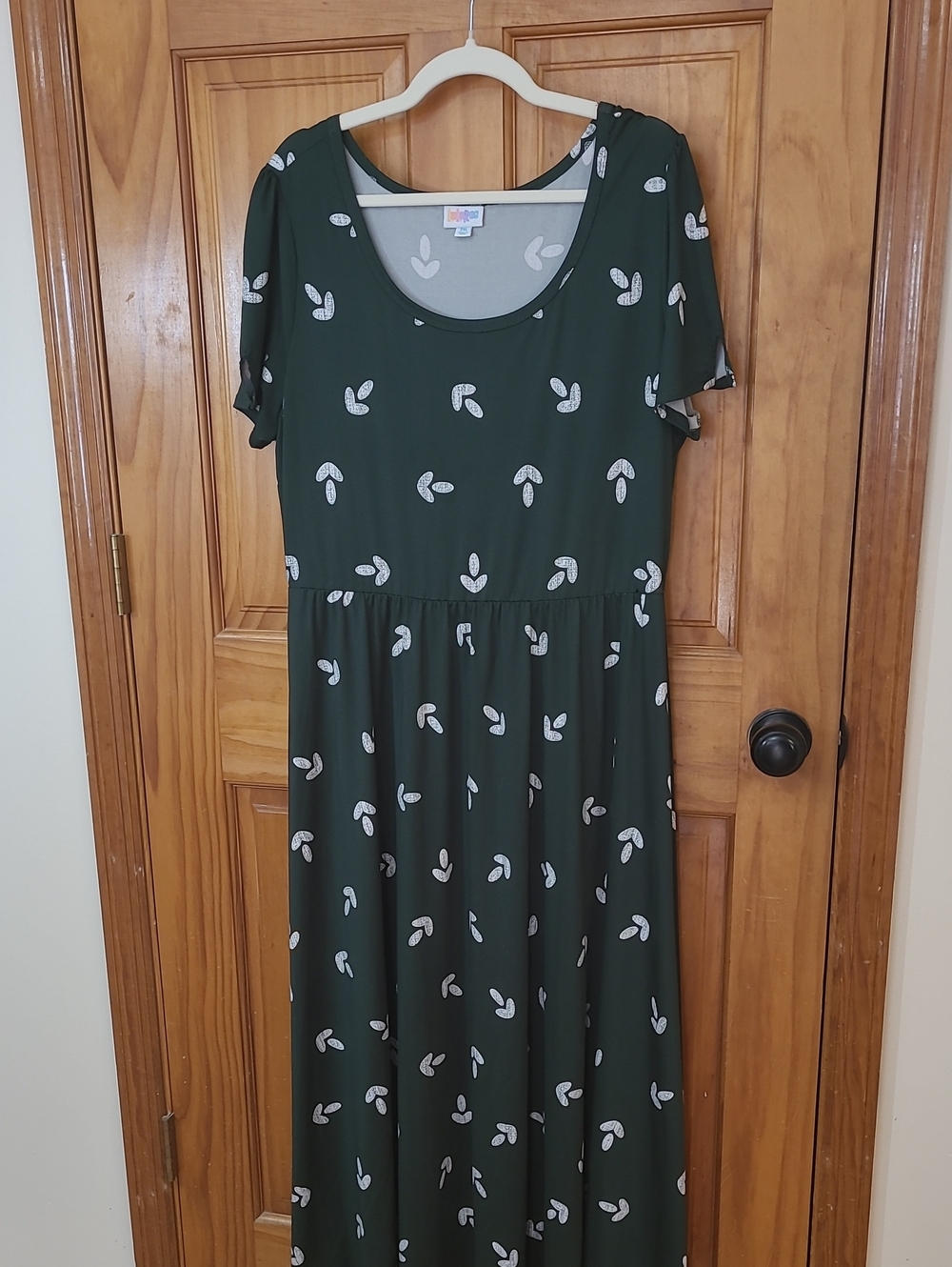 LuLaRoe Forest Green Maxi Dress with White Leaf Print. 2XL